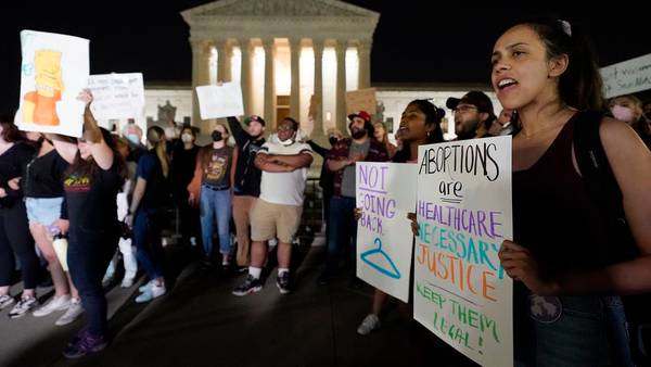 VIDEO: Security remains ramped up outside U.S. Supreme Court following Roe v. Wade reversal