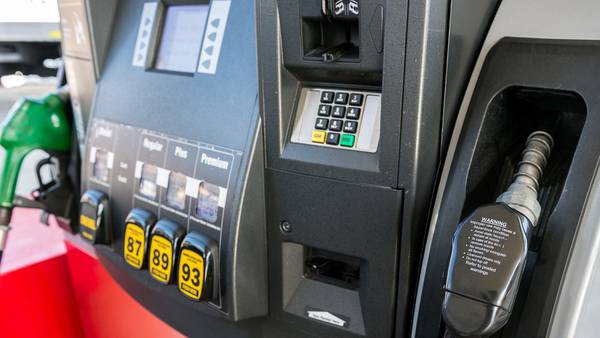 AAA: Florida gas prices down nearly 12 cents as travelers gear up for holiday travel