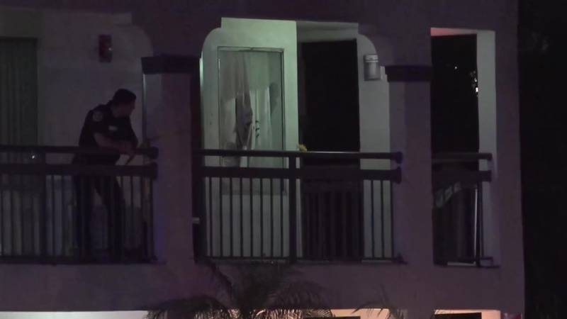 Orange County deputies find 3 people shot near local hotel