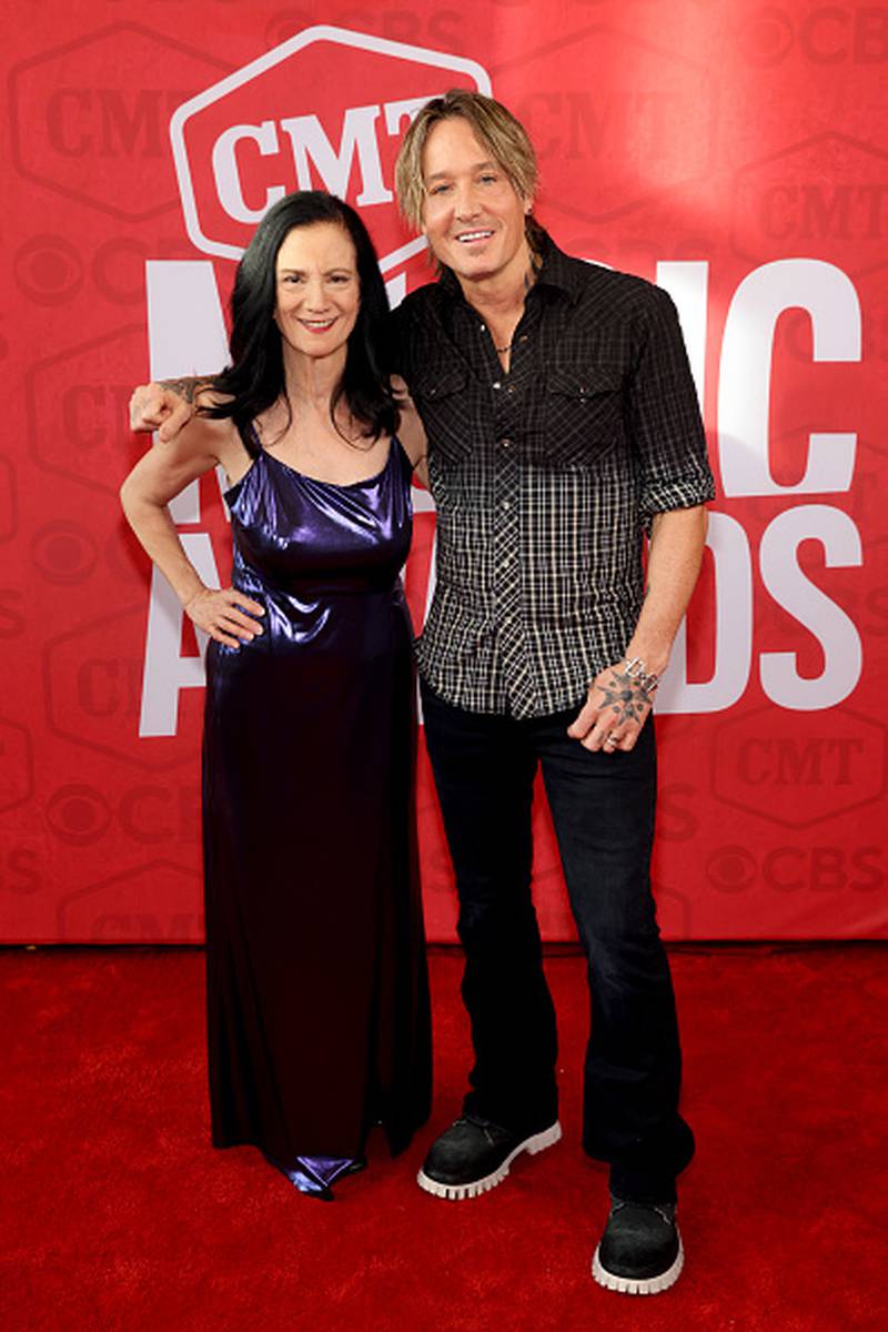 Photos 2024 CMT Music Awards red carpet WFTV