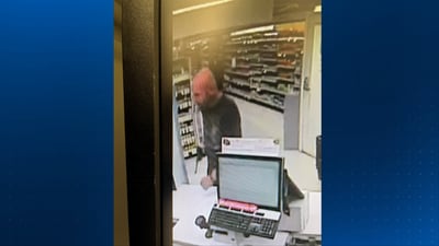 Lake County deputies search for suspect in Walgreens armed robbery