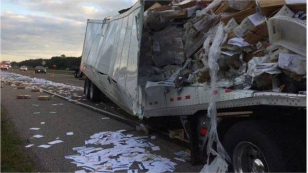 Crash leaves trail of mail advertisements strewn across Florida interstate