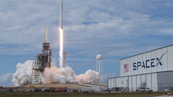 SpaceX launches batch of Starlink satellites