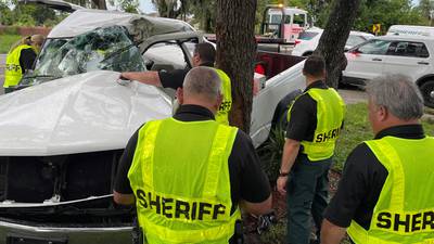 Teen killed, another critically injured in single-vehicle crash in Winter Haven