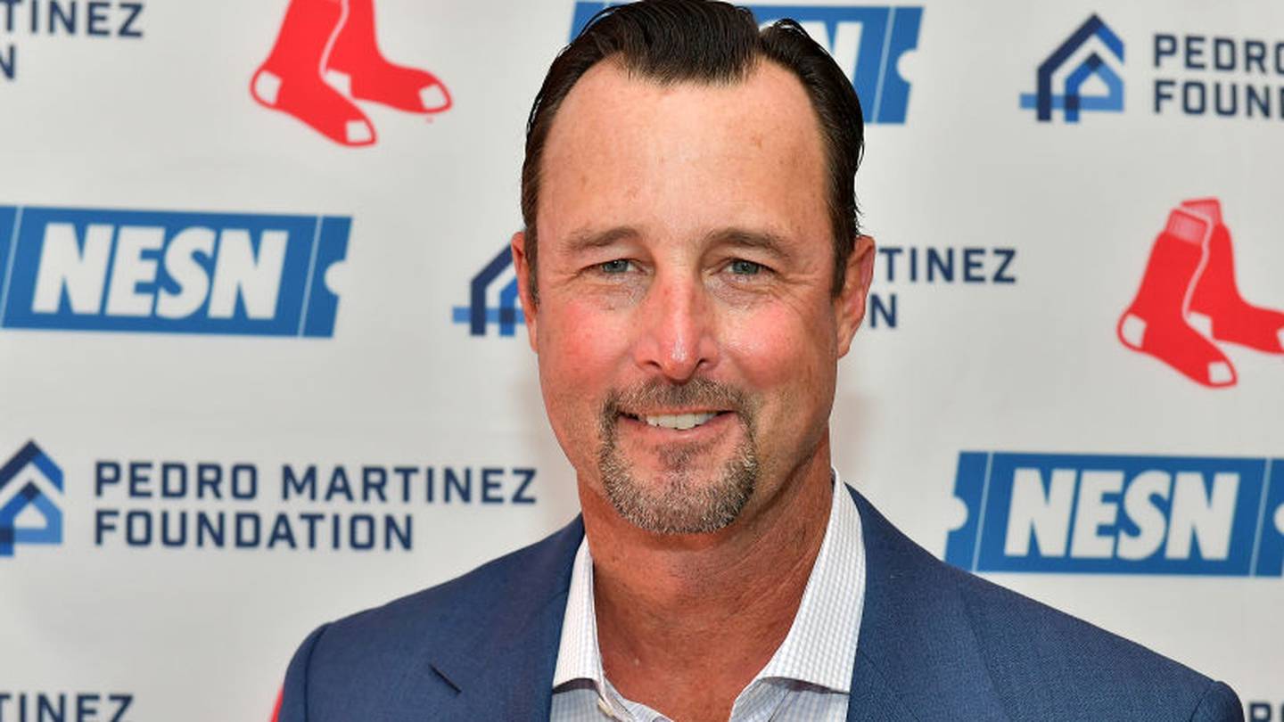 Retired Red Sox pitcher Tim Wakefield meets woman who also