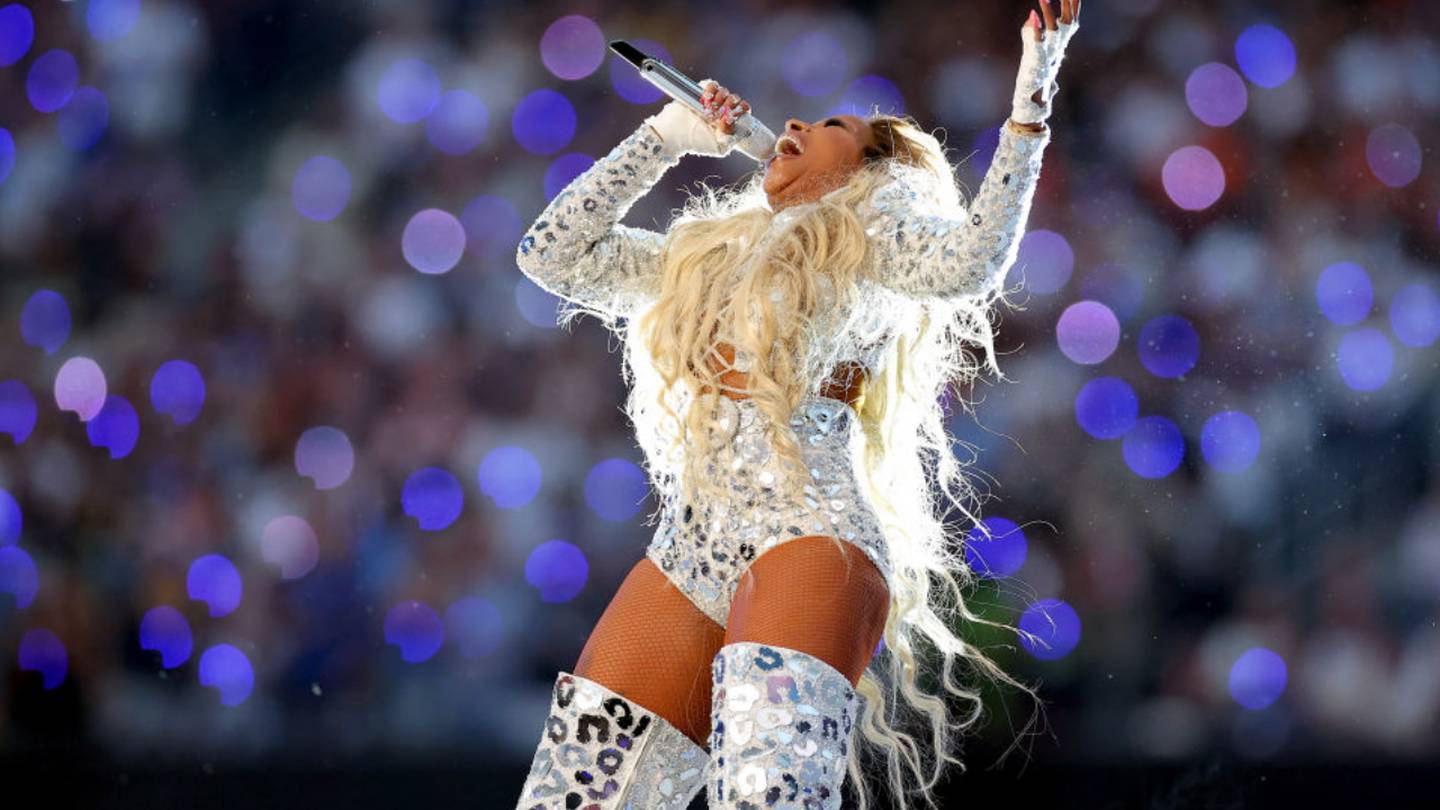 Photos: Hip-pop took center stage at Super Bowl LVI halftime show