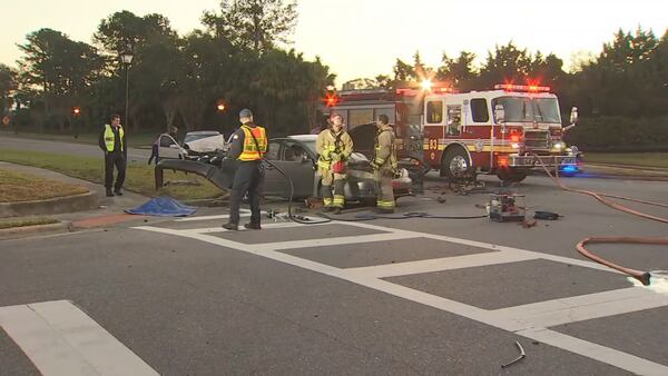 Troopers investigate deadly crash in Waterford Lakes in Orange County