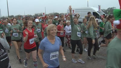 Greg Warmoth helps runners lace up for annual ‘Reindeer Run’ to support local families