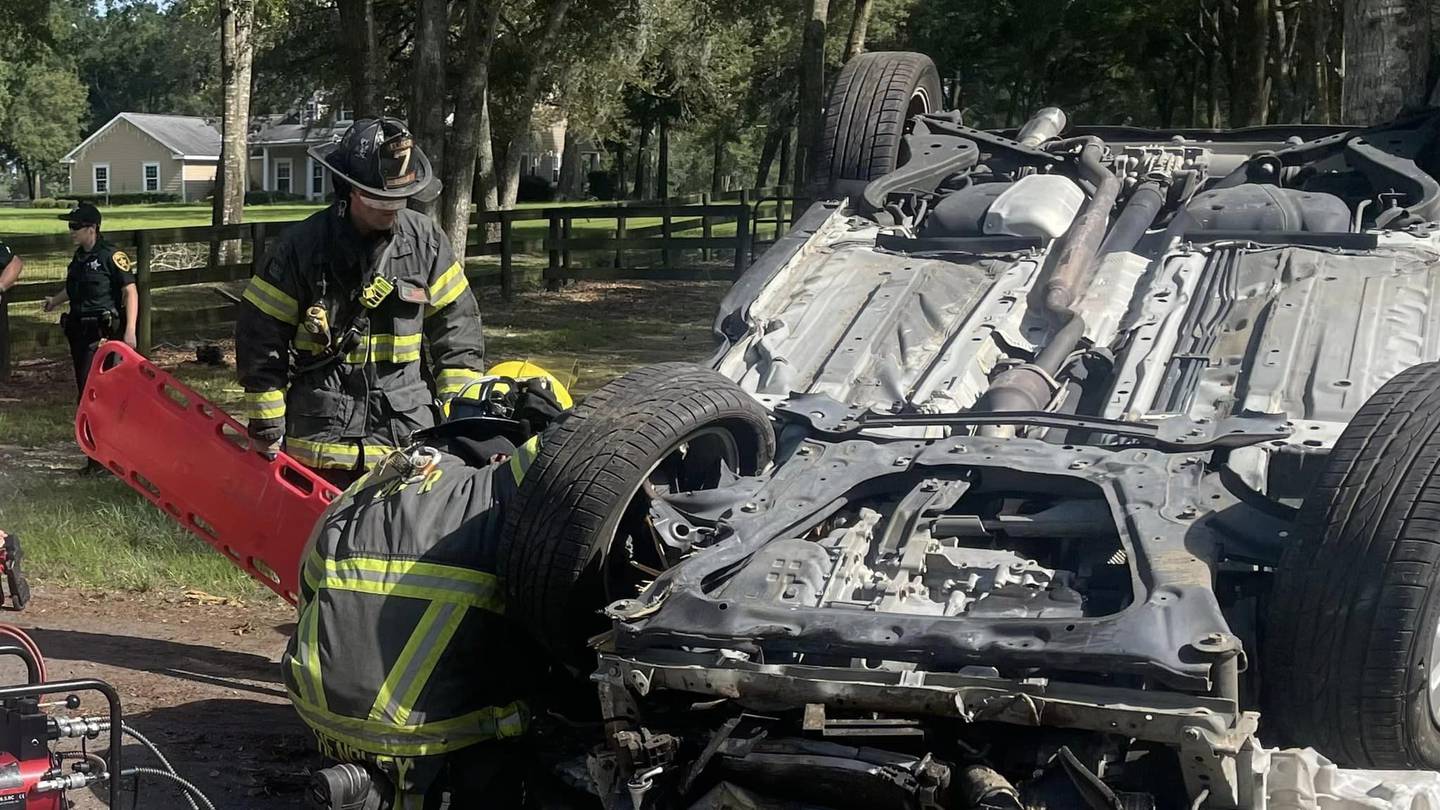 Firefighters Rescue Man Trapped After Car Overturns In Marion County – Wftv