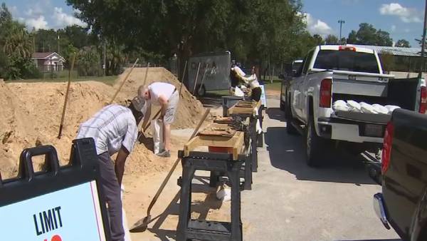 Residents flock to sandbag locations in Marion County