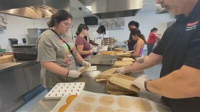 Salvation Army works with Valencia College to serve Thanksgiving meals for thousands in need