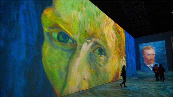 Strong impression: Near-fainting spell causes art to fall at Van Gogh exhibit in Michigan