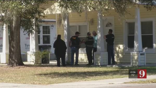 Neighborhood on edge as police search for possible Tampa serial killer