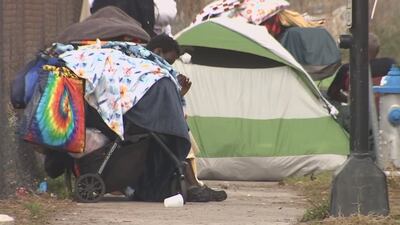 New law makes it illegal for homeless to camp out on streets, sidewalks & parks