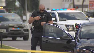 Photos: 3 people injured in shooting at Orlando apartment complex