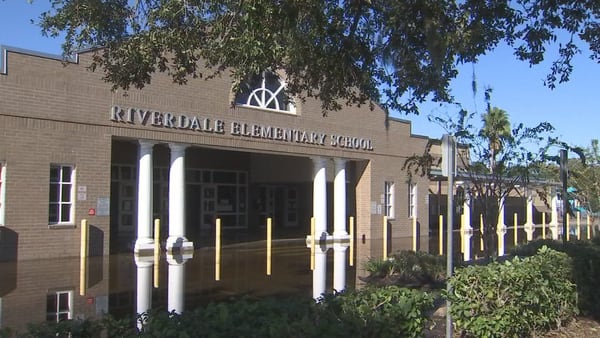 Video: Riverdale Elementary floods after Hurricane Ian passes through Orange County