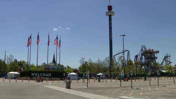 3 wounded after shooting in Six Flags Great America parking lot