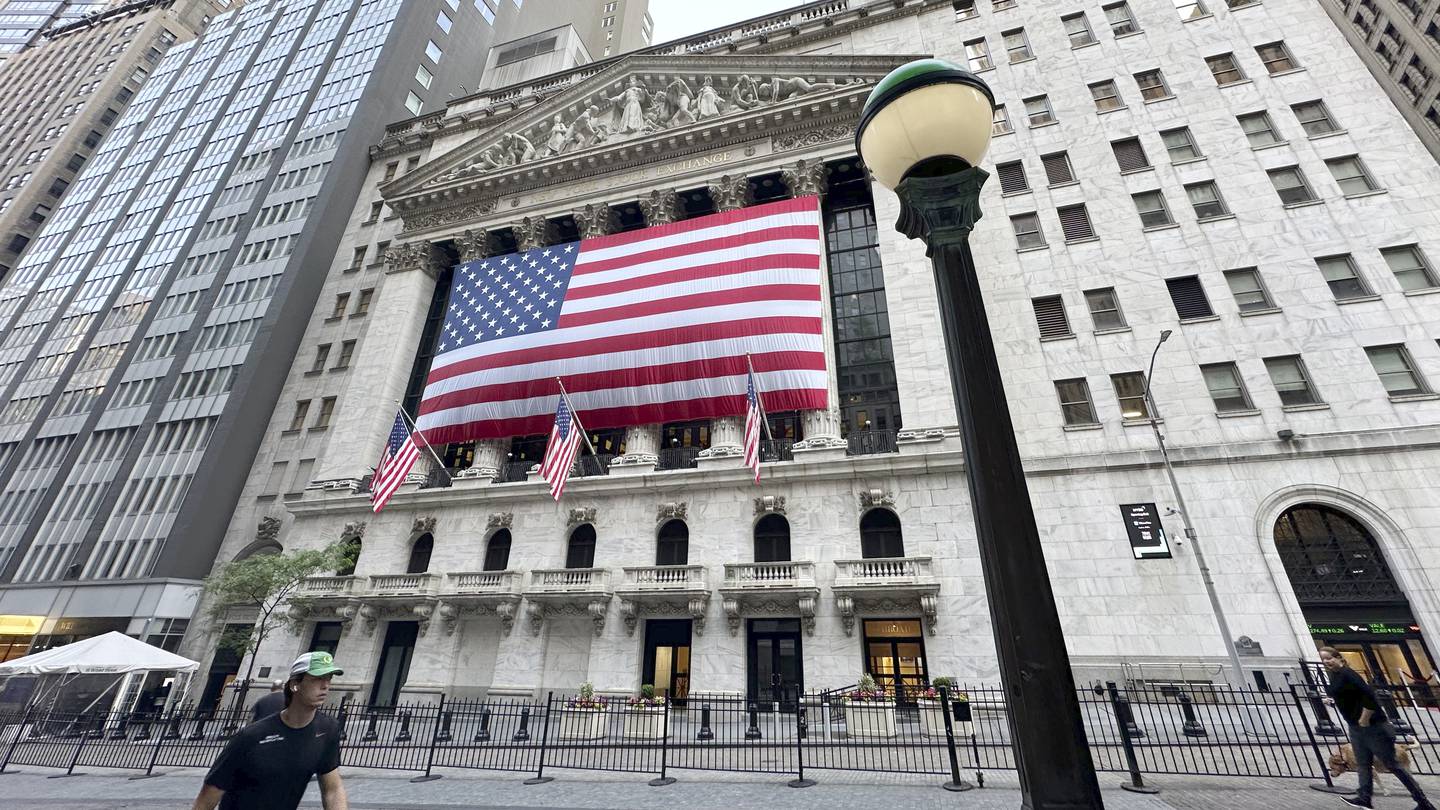 Stocks fall on Wall Street, ending a three-week winning streak for the S&P 500 WFTV