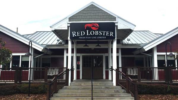 Should Red Lobster Seafood Co. file for bankruptcy protection? Experts say yes.