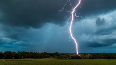 Video: Meteorologist Kassandra Crimi offers lightning safety tips