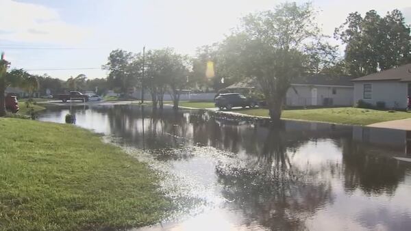 VIDEO: ‘Absolutely disgusting’: Deltona residents puzzled by standing water outside flood zones