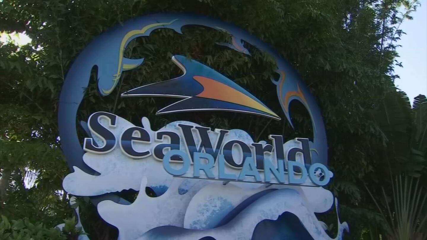 SeaWorld Orlando furloughed employee concerned after seeing similar job opening online