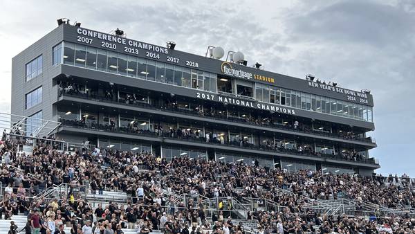 UCF Knights win 56-6 over Kent State in season opener