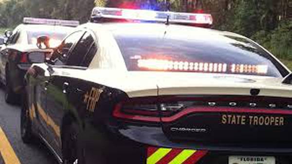 Troopers: 1 killed in 4-vehicle crash near Leesburg