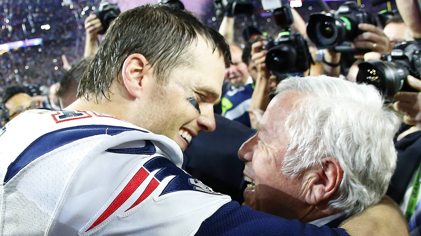 Tom Brady retirement: Robert Kraft wants legendary quarterback to sign a  one-day contract, retire as New England Patriot - ABC7 Chicago