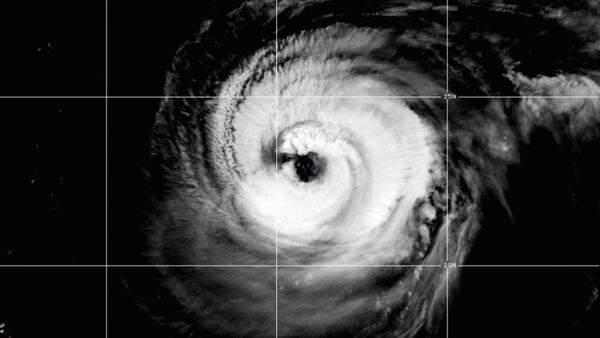 Video: Hurricane Larry remains a major hurricane