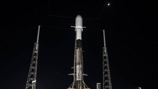 SpaceX postpones overnight Falcon 9 rocket launch for Japanese moon mission