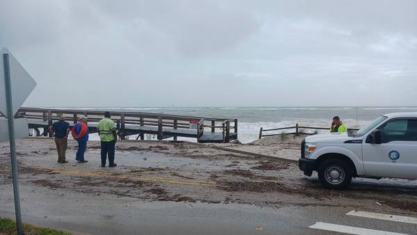 Photos: South Florida beaches already feeling effects of Nicole before landfall