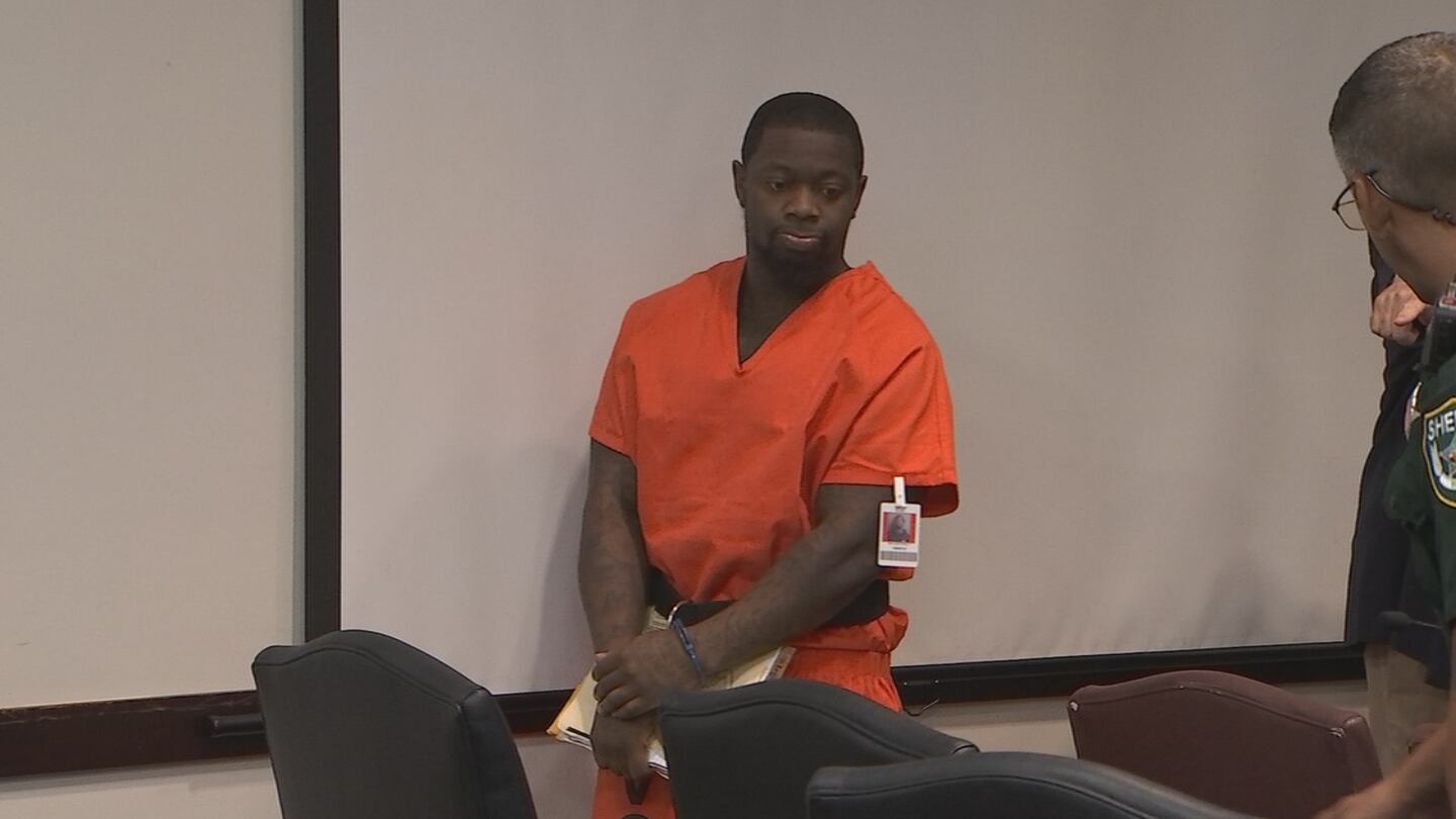 Video Man Accused Of Killing Daytona Beach Police Officer Appears In Court Wftv 7972