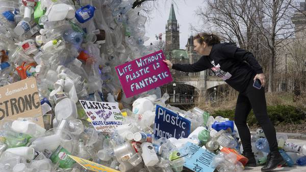 Talks advance on a treaty to end plastic pollution