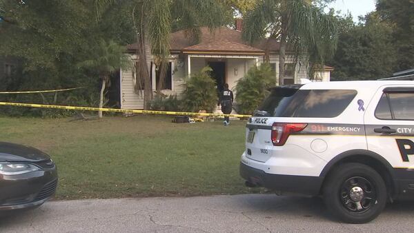 Police investigate after man found dead inside Orlando home that caught fire