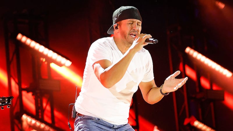 Luke Bryan refunds Arkansas concert tickets; reschedules two shows
