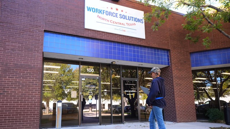 Furloughed federal workers face delays getting unemployment pay during shutdown