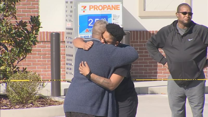 Man shot to death at Orlando 7-Eleven