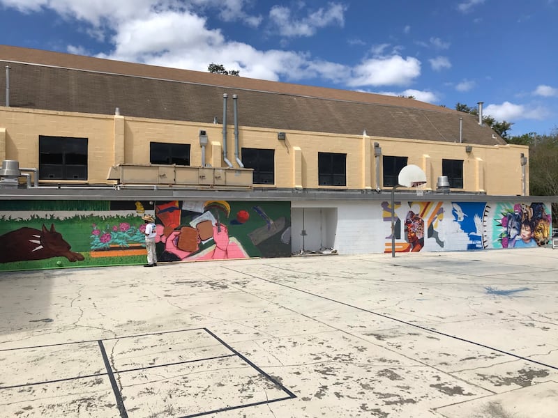 Orlando's Howard Middle School Mural Project