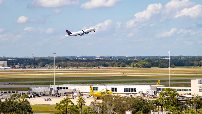 Dozens of cancellations, hundreds of delays at OIA on Friday