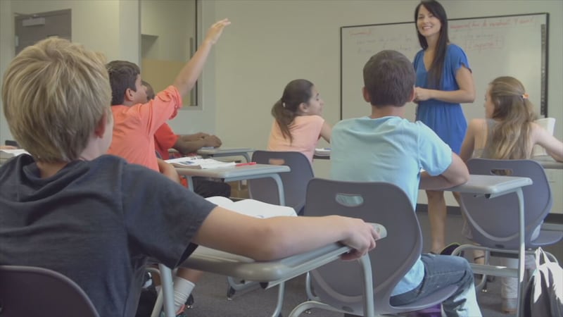 Central Florida school districts make final push to fill teacher vacancies