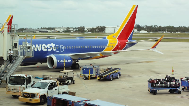 Southwest sets baggage fee effective May 28