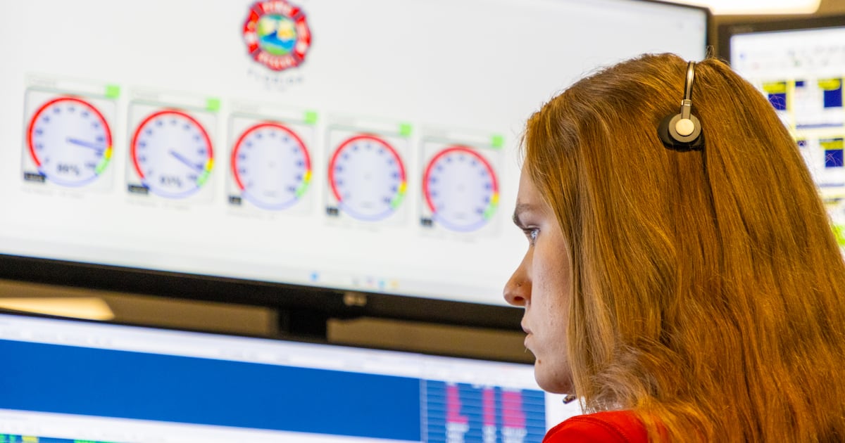 ‘Dark fiber’: How engineers say a fragile system brought Florida 911 centers to their knees