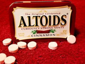 Altoids tin