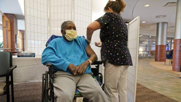 Coronavirus deaths, cases are rising again in US nursing homes